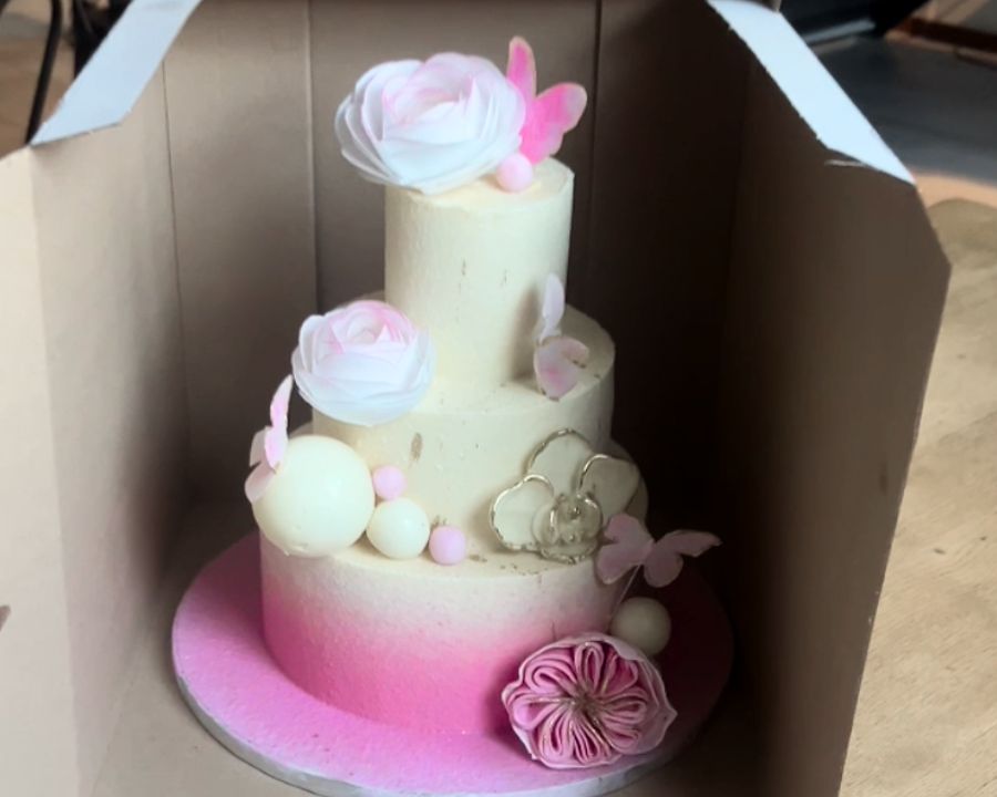 Gâteau avec roses