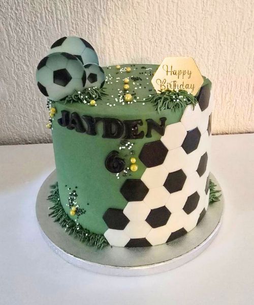 Le gâteau de l'une de nos élèves réalisé avec une couverture au mascarpone sans crème, d'après les leçons de notre école